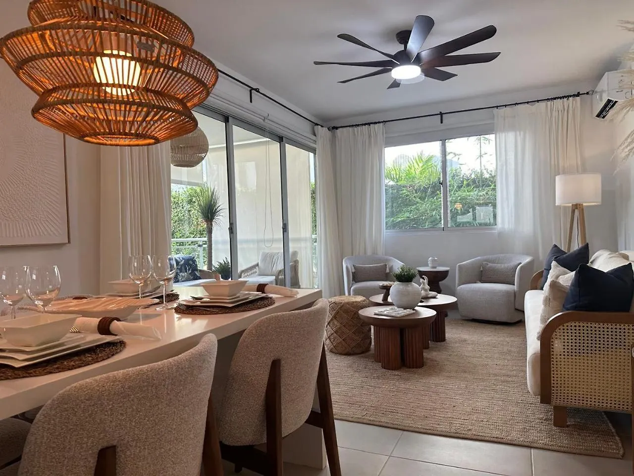 Luxury 2 Bedroom Apartment, 1 Min Walk To Punta Popy Beach, Pool, Ac, Fast Wifi, לאס טרנאס דירה