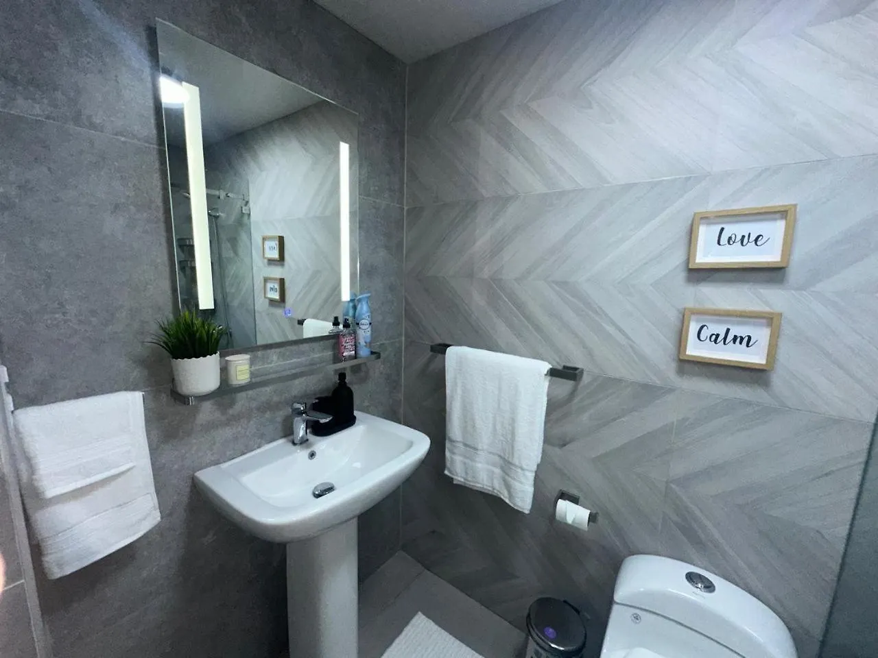 Luxury 2 Bedroom Apartment, 1 Min Walk To Punta Popy Beach, Pool, Ac, Fast Wifi, לאס טרנאס הרפובליקה הדומיניקנית