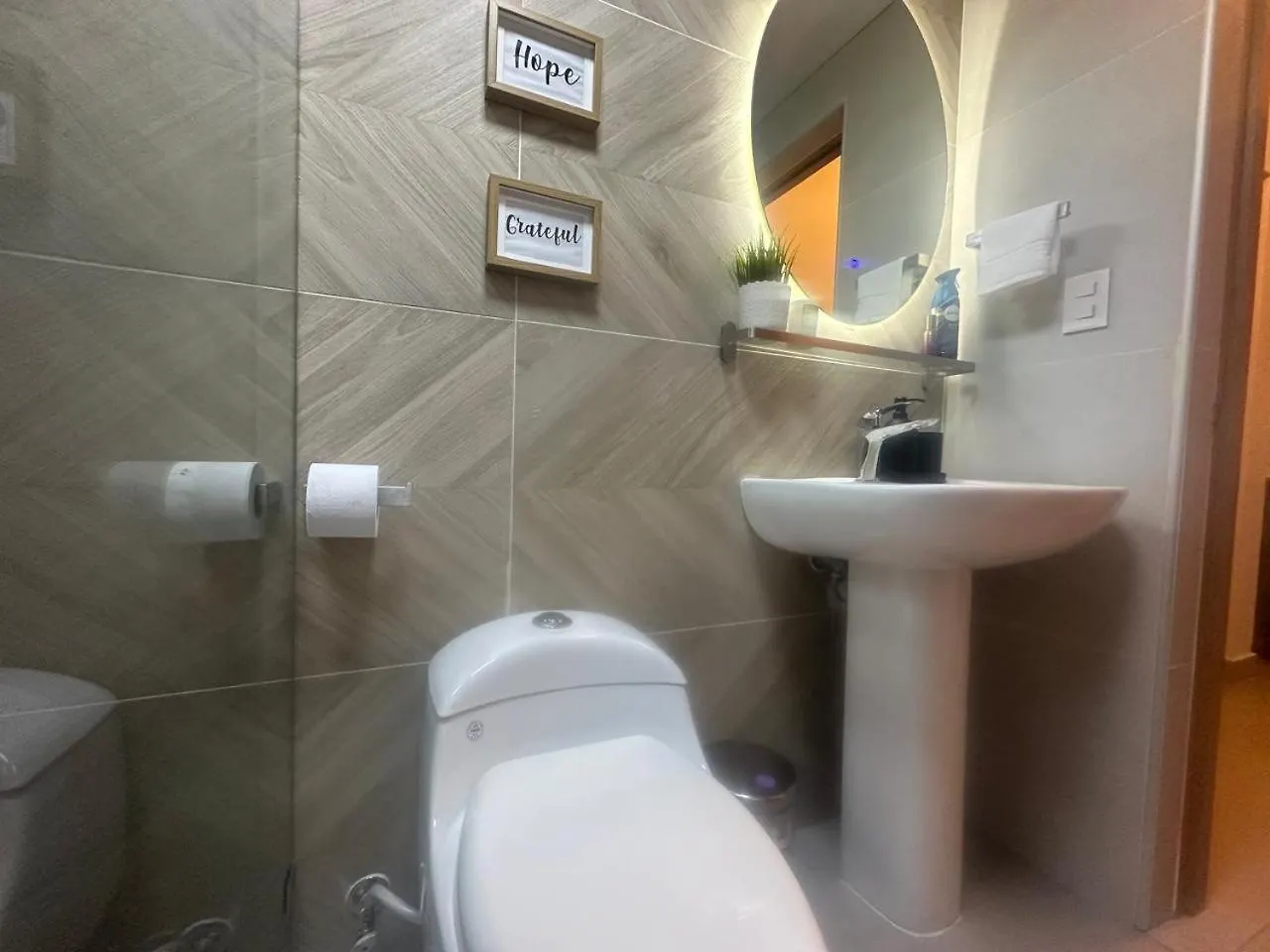 Luxury 2 Bedroom Apartment, 1 Min Walk To Punta Popy Beach, Pool, Ac, Fast Wifi, לאס טרנאס דירה