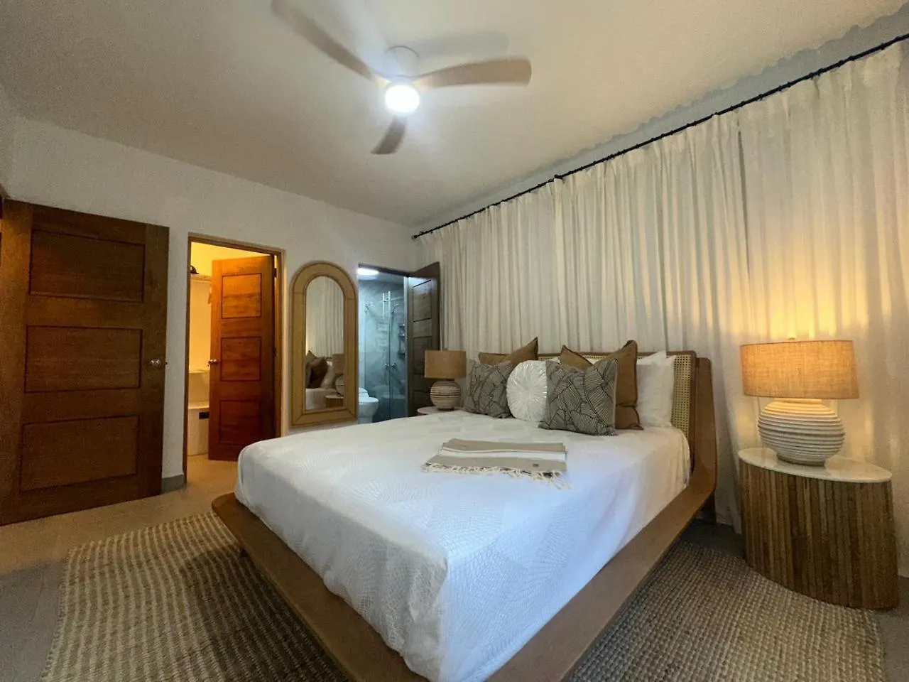 Luxury 2 Bedroom Apartment, 1 Min Walk To Punta Popy Beach, Pool, Ac, Fast Wifi, לאס טרנאס הרפובליקה הדומיניקנית
