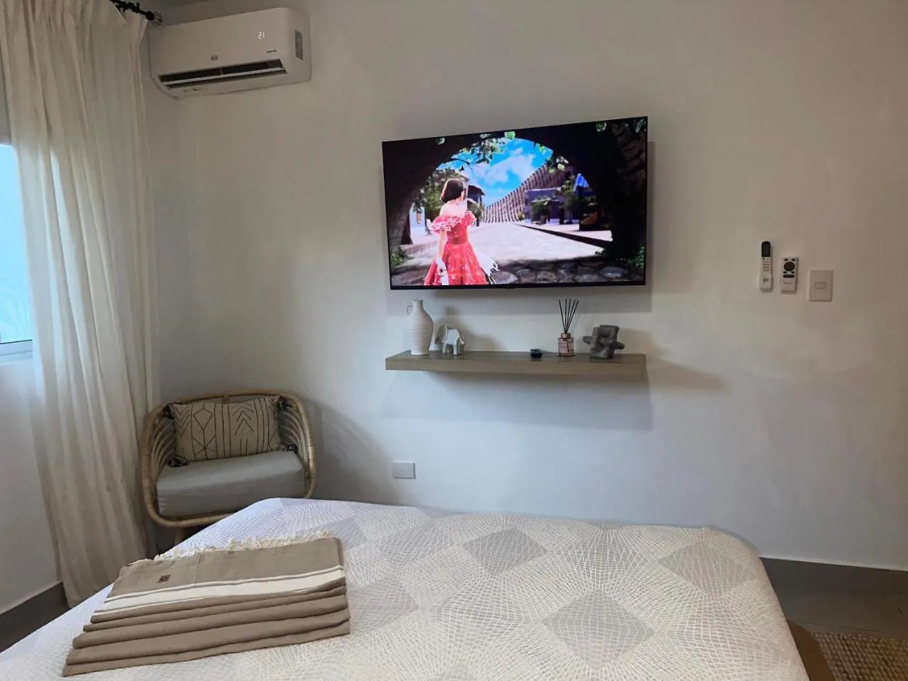 Luxury 2 Bedroom Apartment, 1 Min Walk To Punta Popy Beach, Pool, Ac, Fast Wifi, לאס טרנאס דירה