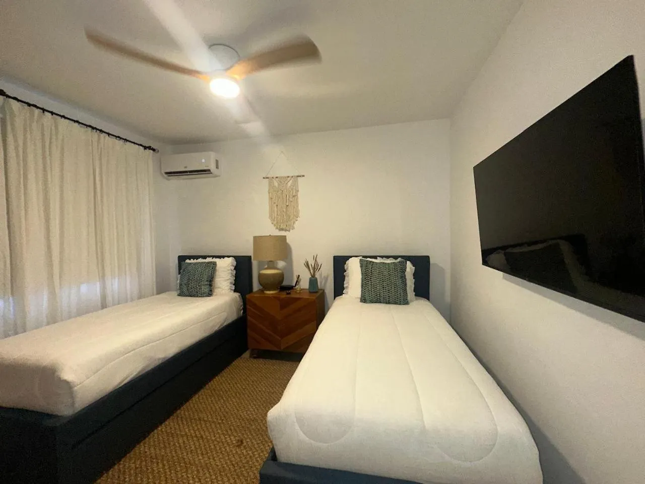דירה Luxury 2 Bedroom Apartment, 1 Min Walk To Punta Popy Beach, Pool, Ac, Fast Wifi, לאס טרנאס